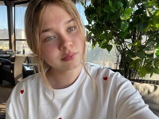 cam girl masturbating KendallHennig