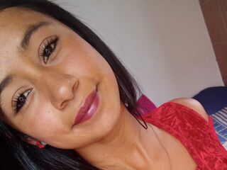girl fingering shaved pussy LausLopez