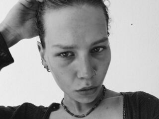 topless LeeanneYepes