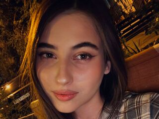 cam slut chat LeiaFrost