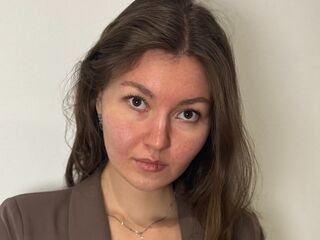 cam girl masturbating with vibrator LeilaCoocher