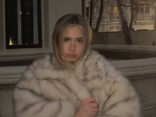 cam whore livesex LilliaFowler