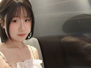 cam girl fingering pussy LilyBrooklyn