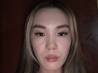 camwhore masturbating with dildo LinaWarmer