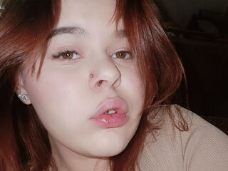 masturbating webcam girl LissaTerry