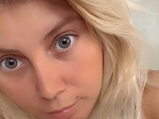 Kinky webcam girl LittleSary