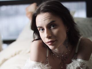 topless cam girl LiviaDawis