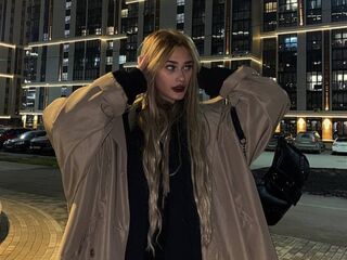 camgirl masturbating with dildo LizaKitchin