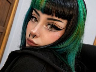 naughty cam girl masturbating with dildo LolaGraves