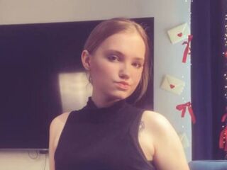 adultcam picture LoraKen