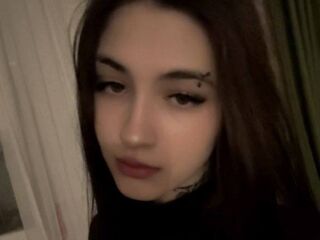 naked webcam girl picture LucindaNatani