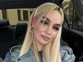 shaved pussy web cam LynGriscom