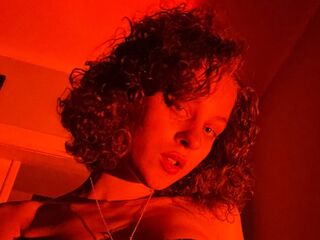 naked camgirl picture MaggieBrovn