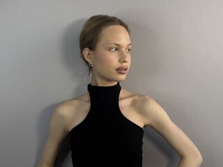 hot cam show MalliaLucioni