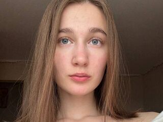 girl nude MarcelineLeja