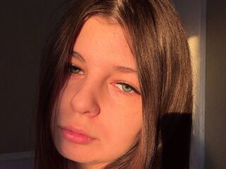 camgirl masturbating with vibrator MargarettJohns
