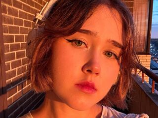 camslut topless MarilynSwinerton