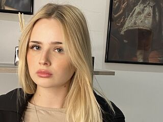 camgirl live sex photo MarnieRhyner