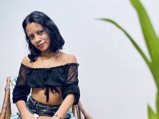 naughty cam girl fingering pussy MarthinaLestrang