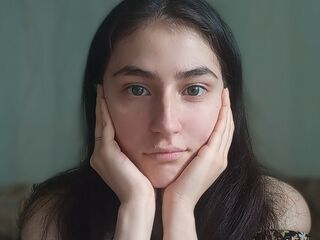 nude camgirl picture MaudEstey