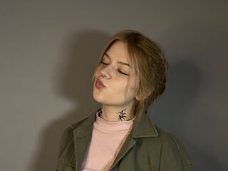 camgirl chatroom MaxineHaines