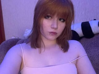 camslut fingering shaved pussy MiSokimo