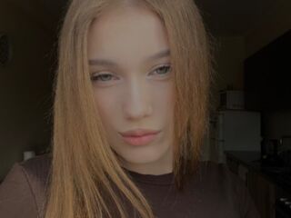 naughty cam girl masturbating with dildo MiaDelicia