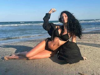 hot striptease cam MiaLunnah
