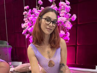 naughty camgirl masturbating with dildo MiaSolle