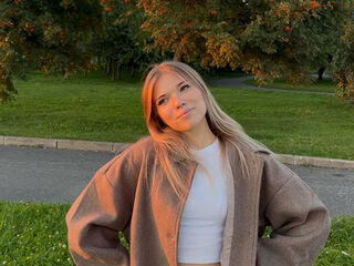 hot web cam show MichaelaFox