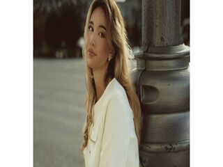 strip tease show MiraStarlet