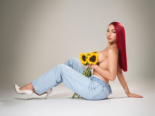 naked webcamgirl MonserratGill