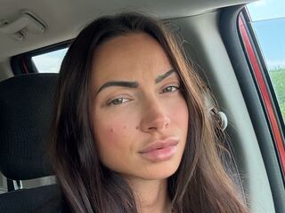 topless camgirl OliviaaBrownn