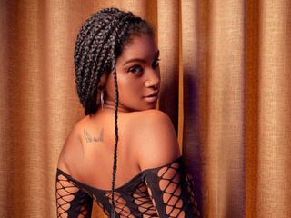 camgirl playing with vibrator PamelaJons