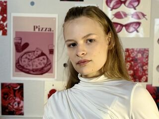 camgirl live sex RaeannCeronsky