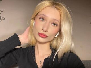 camgirl fingering pussy RemiVell