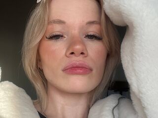 hot girl cam picture RenitaKoo