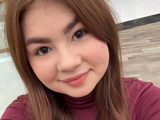 camgirl playing with vibrator RosaAmour