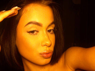 camslut topless RuthieMichieli