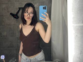 naked camgirl masturbating with vibrator SandraCool