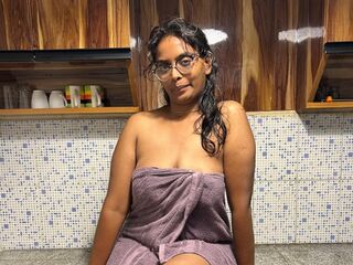 naked webcam girl picture SanjuSanjana
