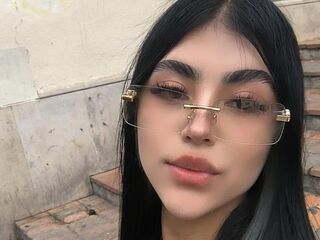 cam girl fingering SaraHearth