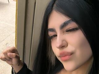 camgirl masturbating with dildo SarahWillow