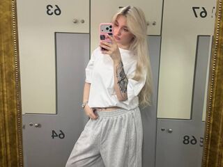 hot cam whore ScarlettAndreula