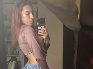 camgirl playing with vibrator ScarlettMilley