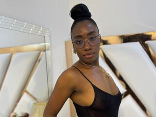 striptease cam SelenaHadid