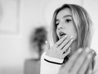 nude webcam girl StaceeyBrown