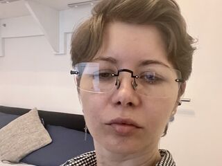 nude web cam VelvetVenom