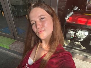 camwhore masturbating with dildo WilmaAllison