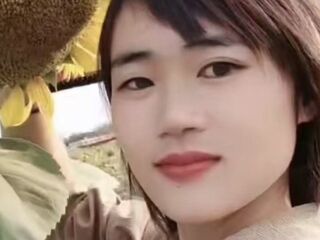 naked girl with webcam fingering XiaoqiongLen